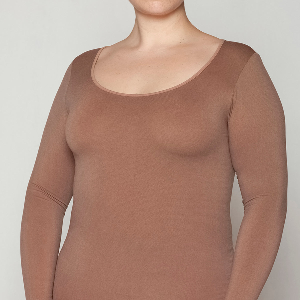 Monarch - Polera Esencial Manga Larga