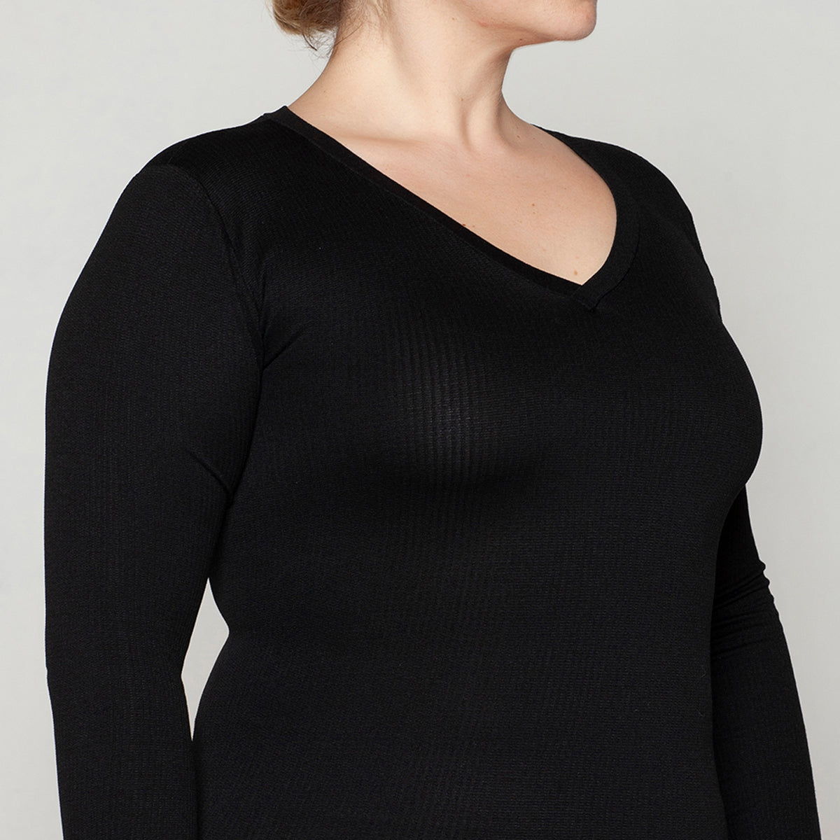 Monarch - Polera Esencial Acanalado Escote V