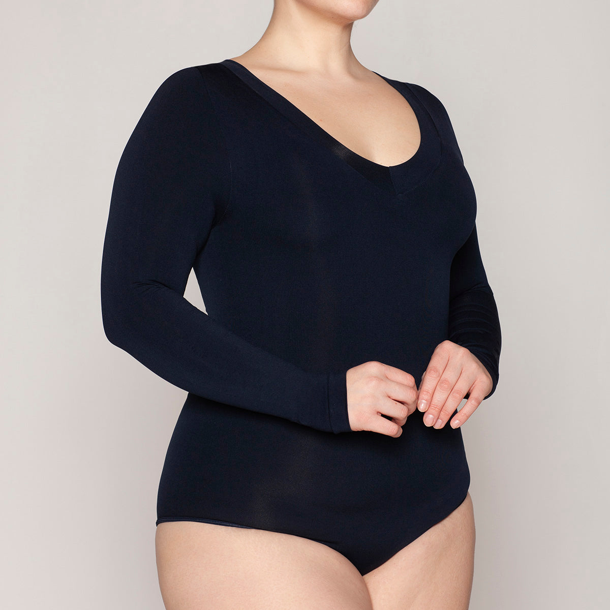 Monarch - Body Escote V Manga Larga