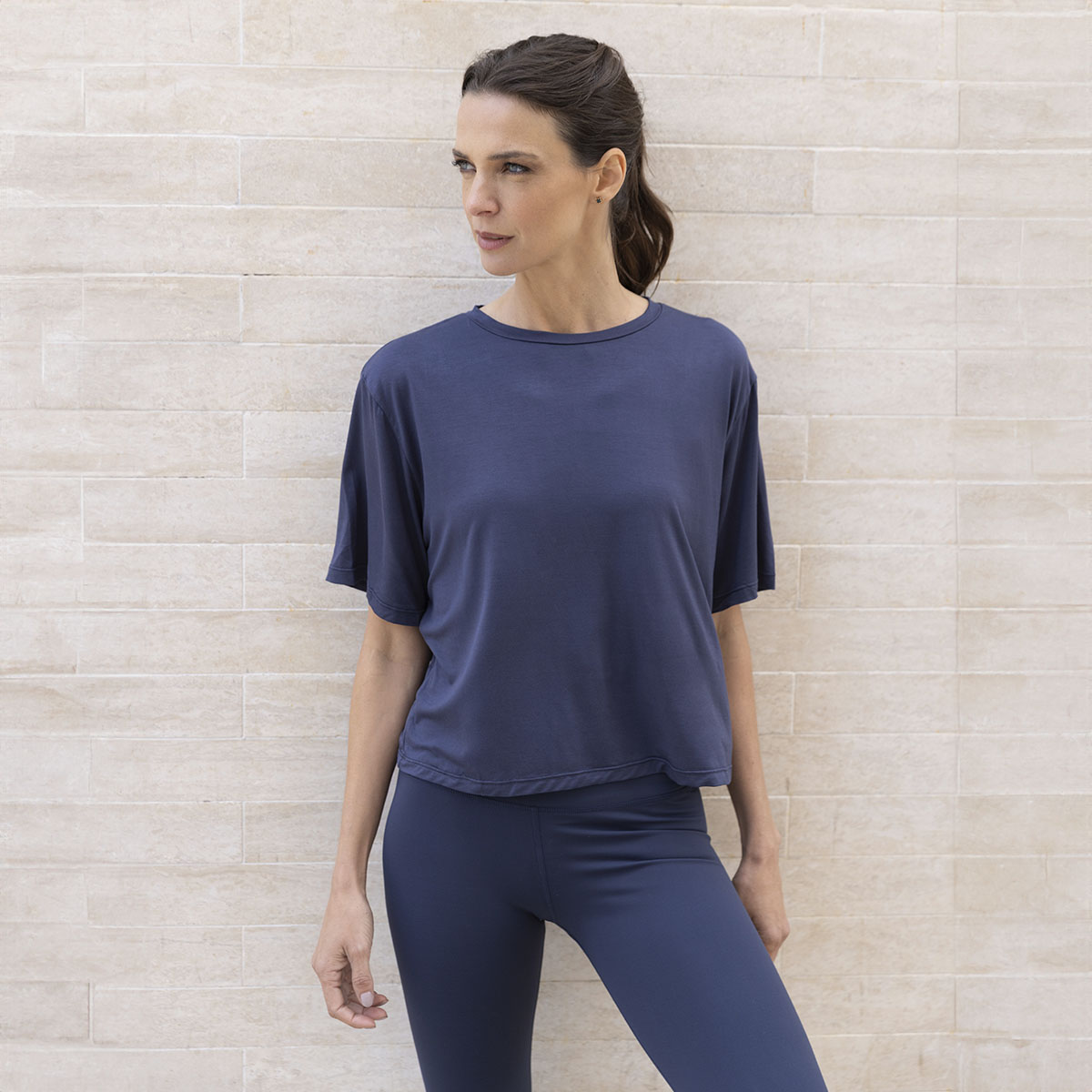 Monarch - Polera Manga Corta