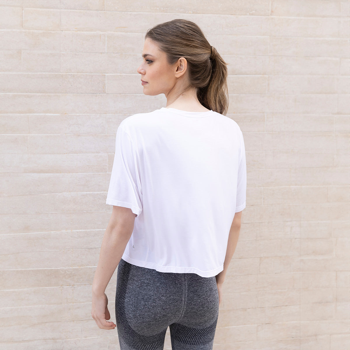 Monarch - Polera Manga Corta