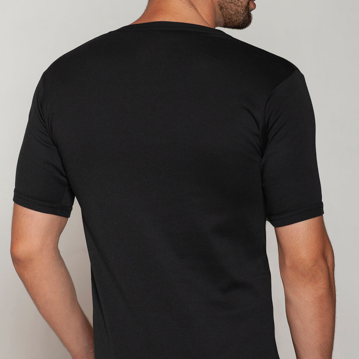 Tais - Camiseta Manga Corta Cuello V Hombre Algodón