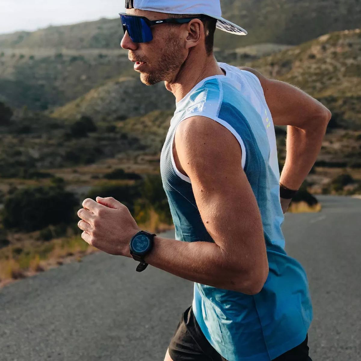 Compressport - Polera Sin Mangas Performance