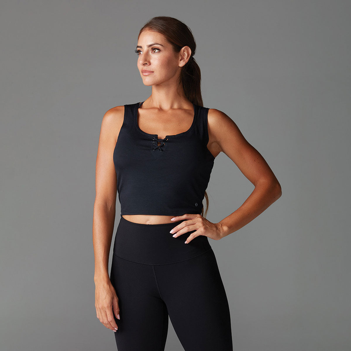 Tavi - Polera Crop Laced Up Tank