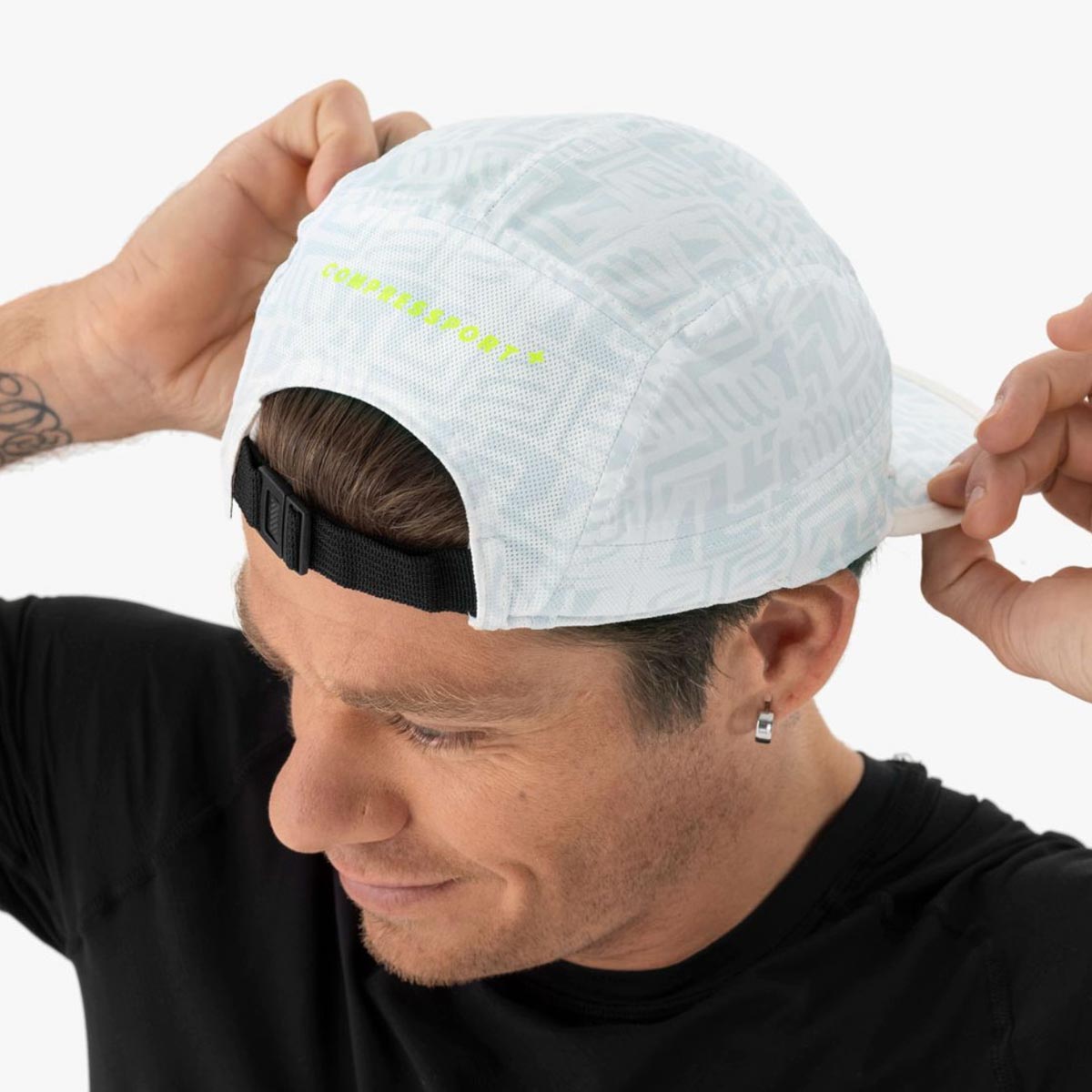 Compressport - Jockey 5 Panel Light Blanco