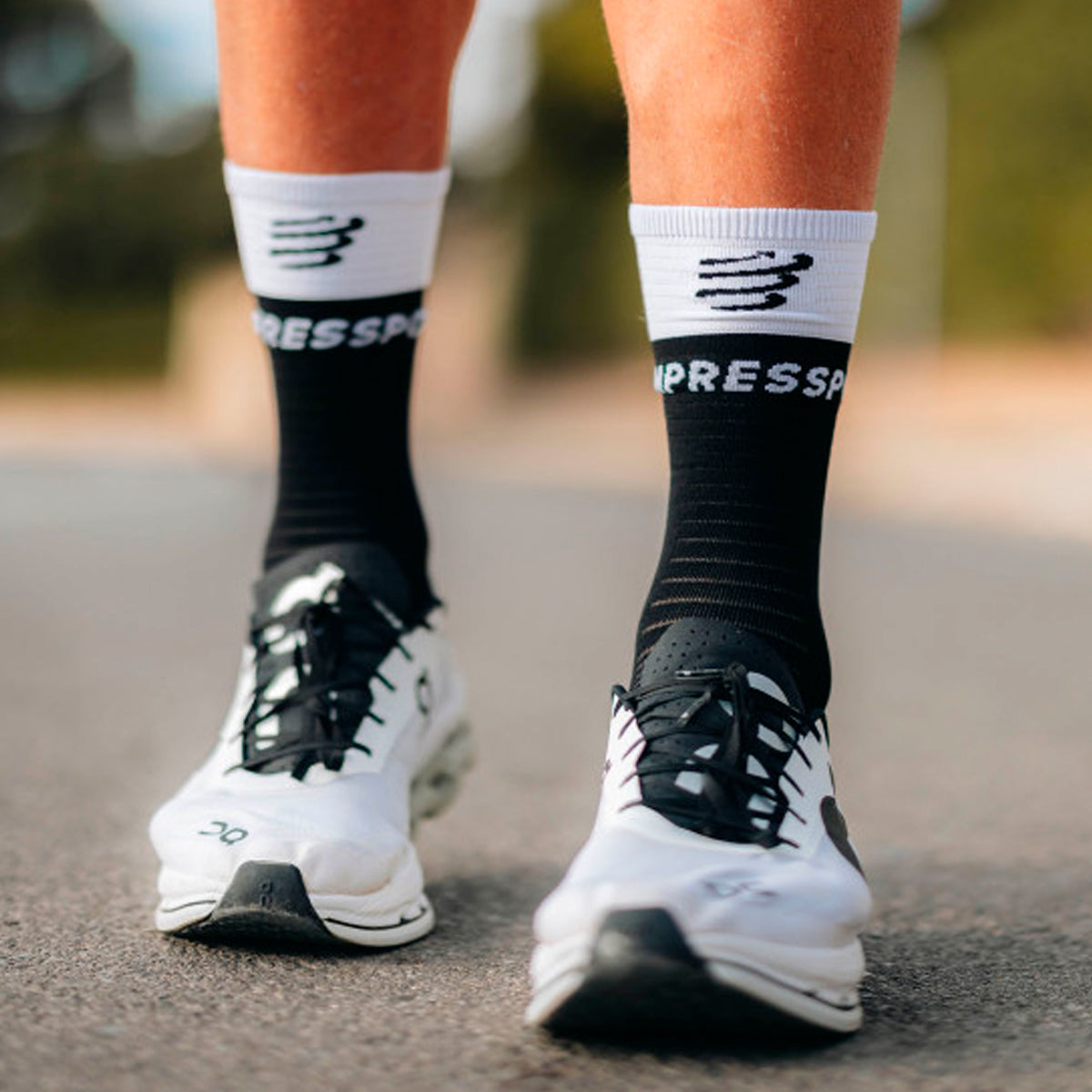 Compressport - Calcetín Mid Compression V2.0 Negro