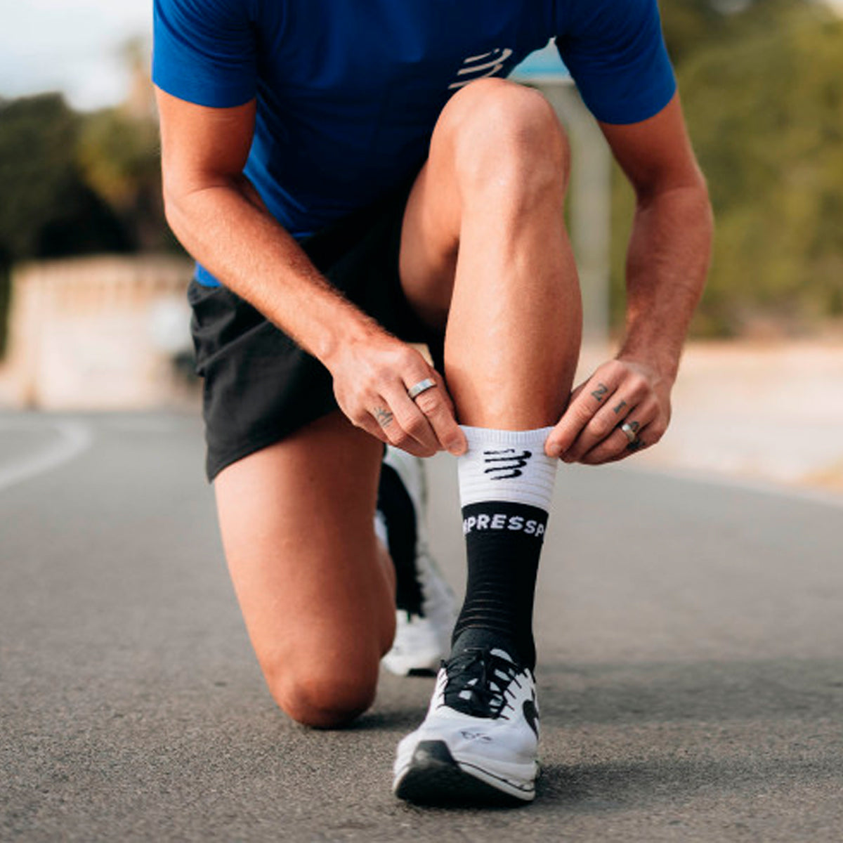 Compressport - Calcetín Mid Compression V2.0 Negro