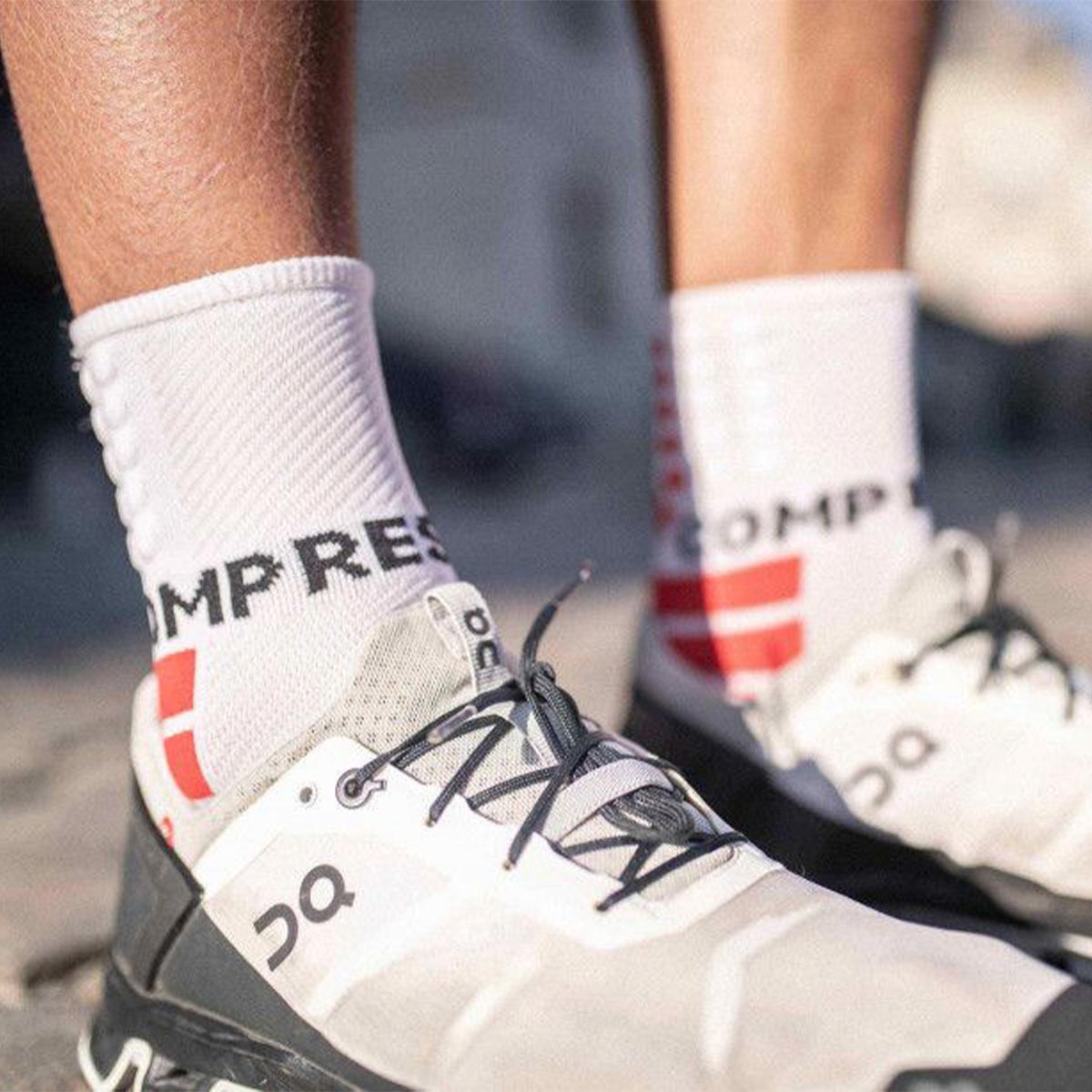 Compressport - Calcetín Shock Absorb White