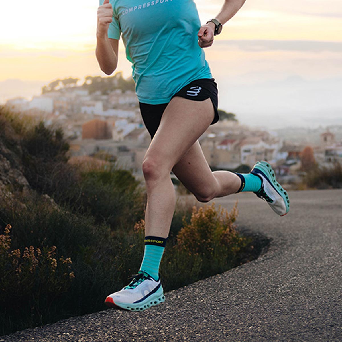 Compressport - Calcetín Pro Racing v4.0 Ultralight Run High Calipso