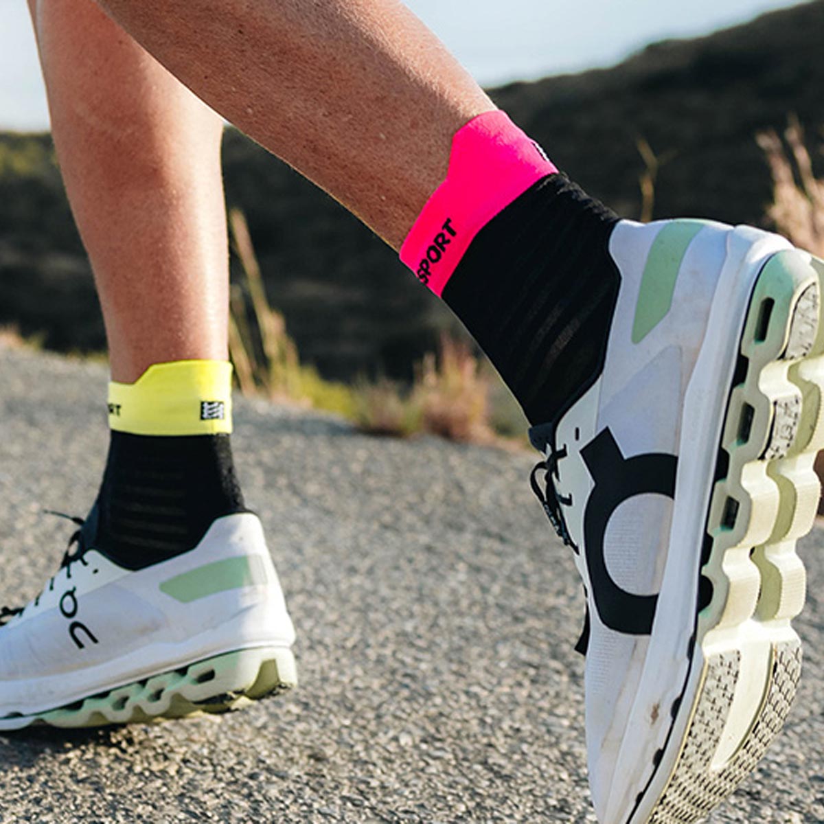 Compressport - Calcetín Pro Racing v4.0 Ultralight Run High Black