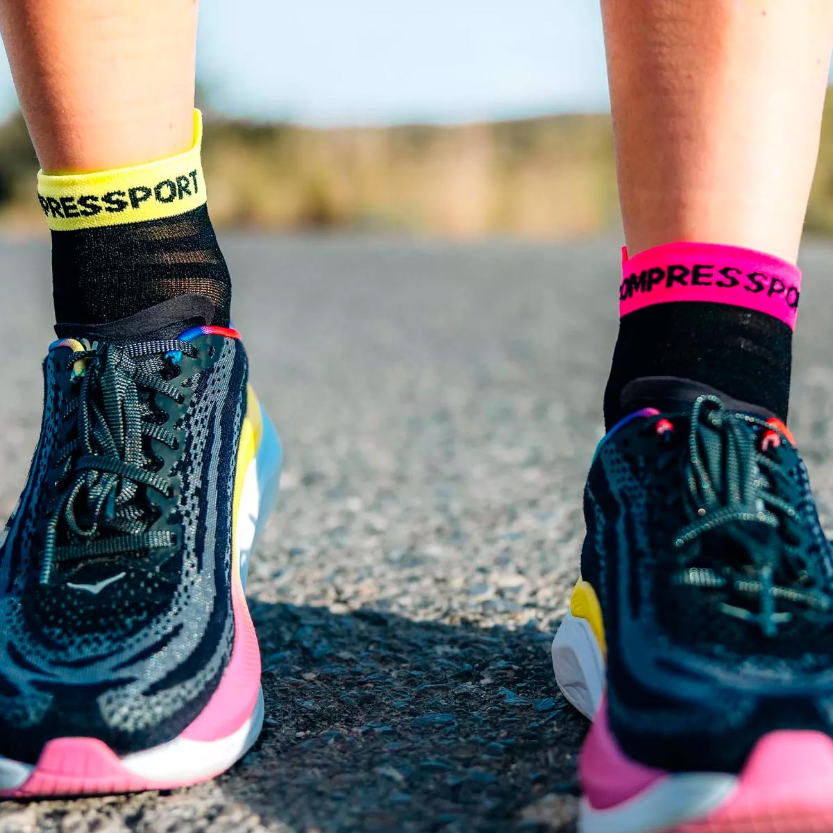 Compressport - Calcetín Pro Racing v4.0 Ultralight Run Low Black