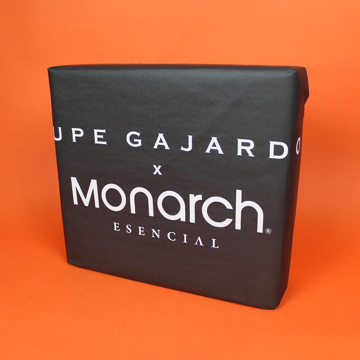 Lupe Gajardo x Monarch - Mystery Box 6 Productos