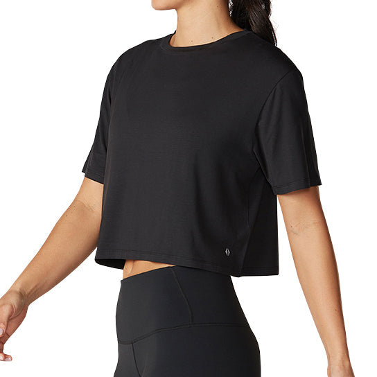 Tavi - Polera Crop Negro