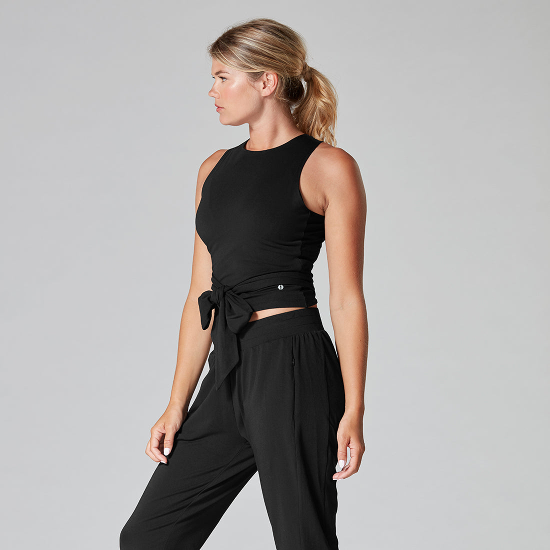 Tavi - Polera Wrap Around Tank Negro
